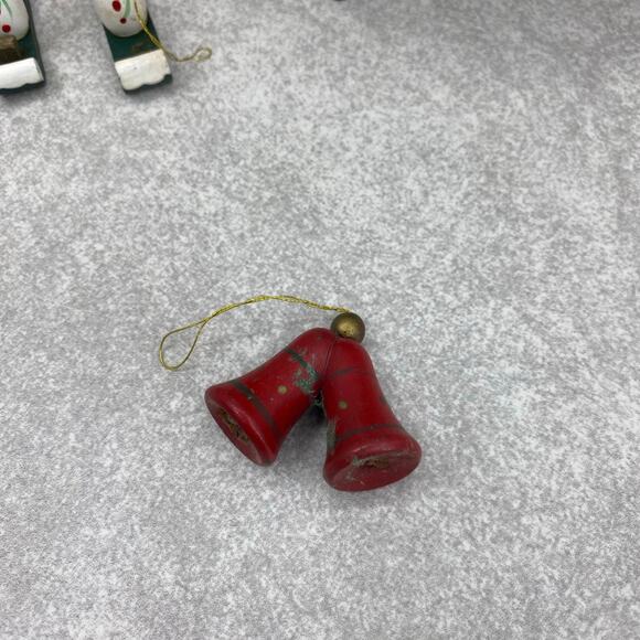 Vintage 80’s miniature wooden Christmas tree ornaments/total of 16 2” - Picture 7 of 7